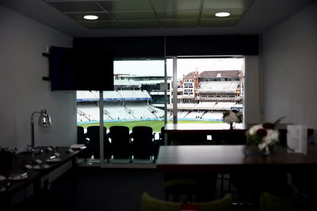 Single Executive Box