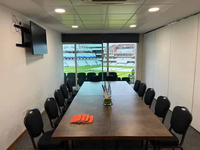 Single Executive Box