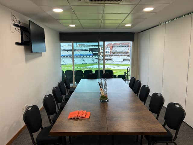 Single Executive Box