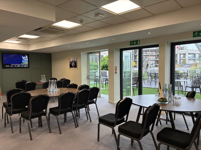 Legends Lounge