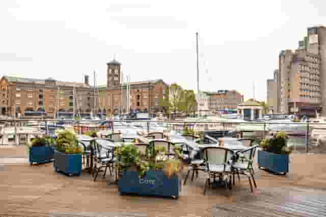 Côte St Katharine Docks