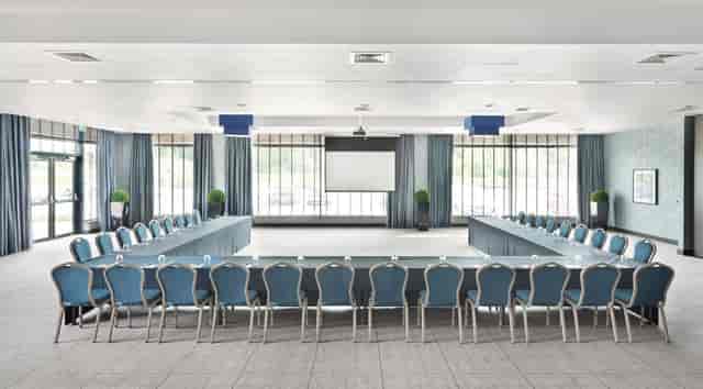 Village Hotel Swindon - image 2
