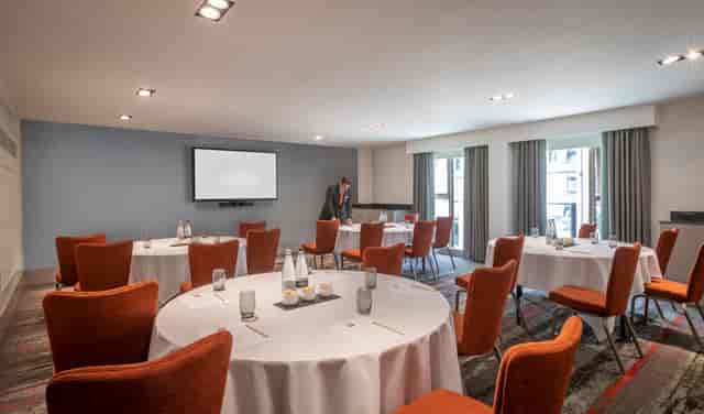 Clayton Hotel Cambridge - image 3
