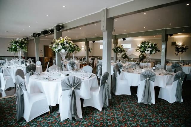 Lakeside Lodge Golf & Country Club