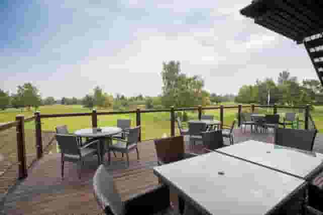 Lakeside Lodge Golf & Country Club
