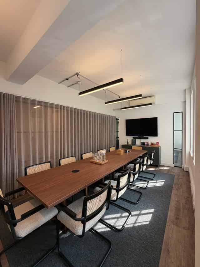 Stamford Boardroom (12-person)