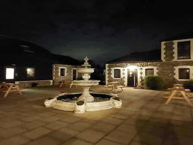 Bar & Restaurant