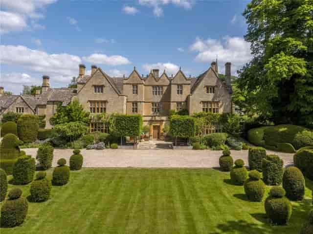The Coach House Hotel - image 2