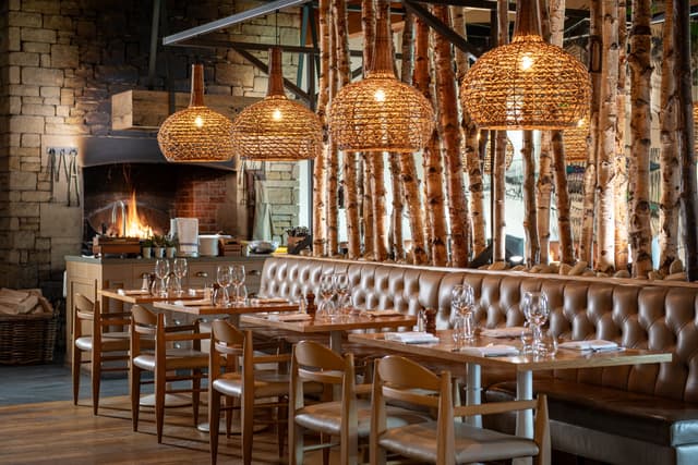 Bar & Lounge