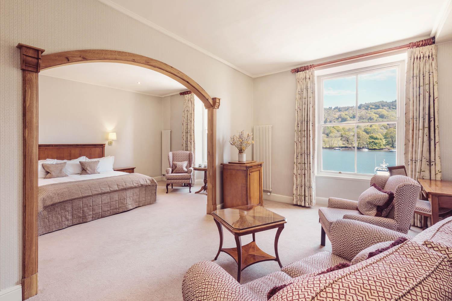 Lakeside Hotel & Spa - image 1