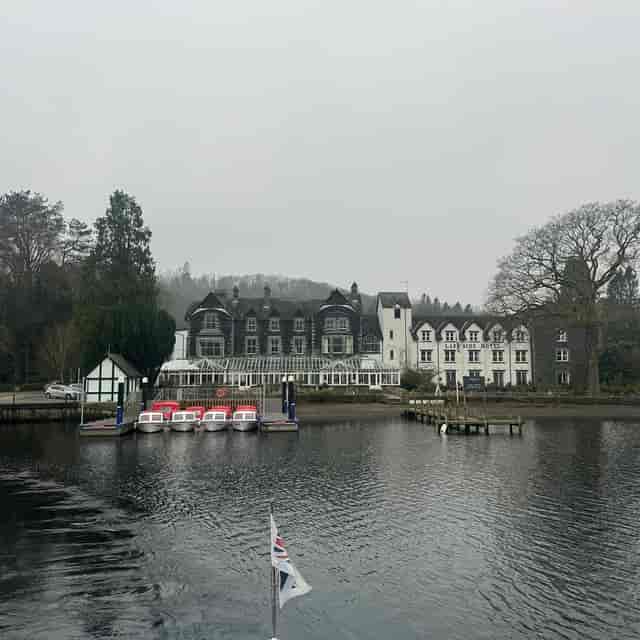 Lakeside Hotel & Spa - image 3