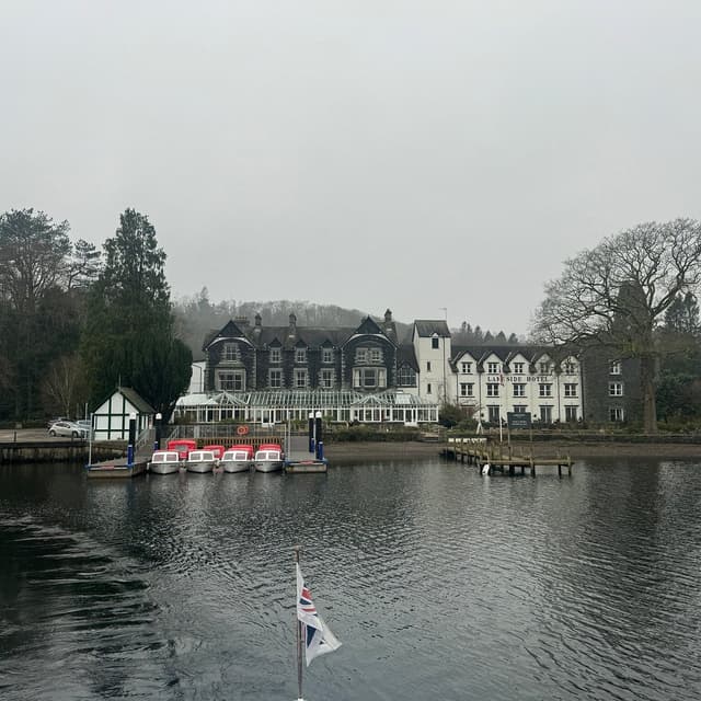 Lakeside Hotel & Spa
