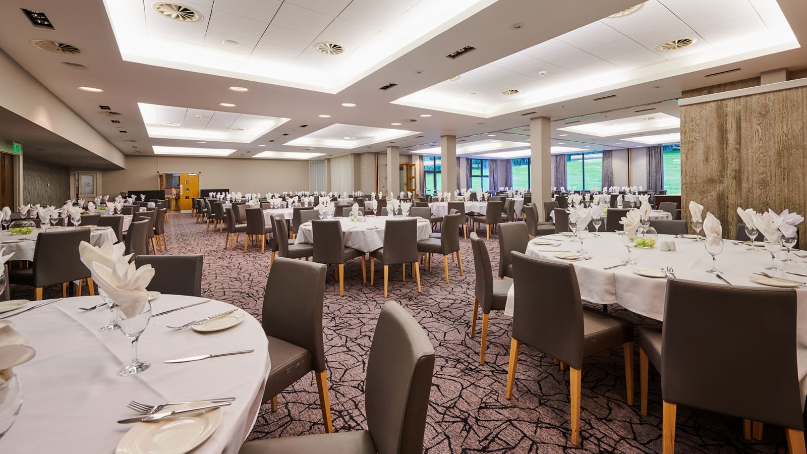 Stirling Court Hotel - image 1