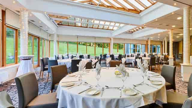 Stirling Court Hotel - image 3