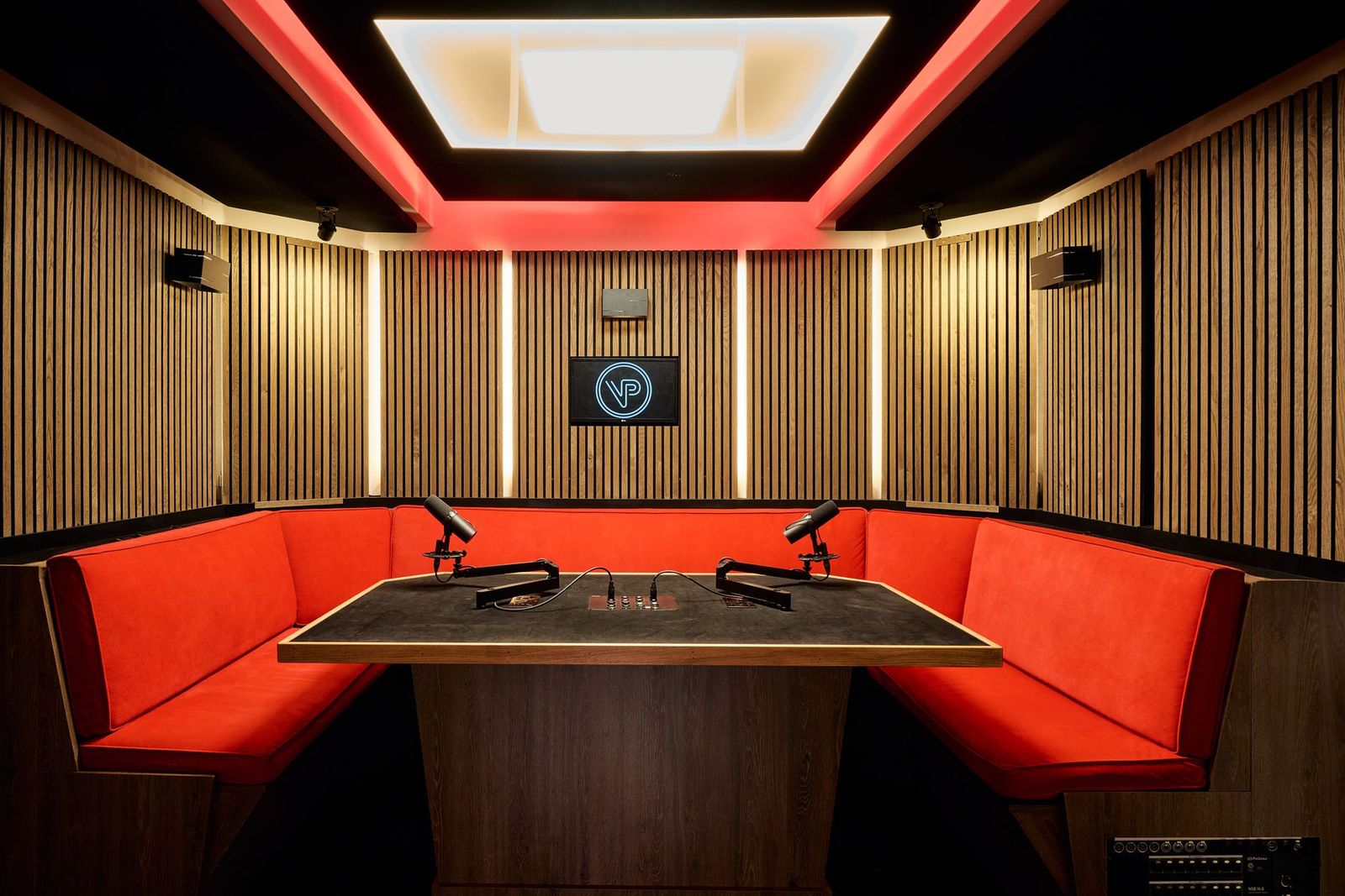 THE LODGE PODCAST STUDIO - image 1