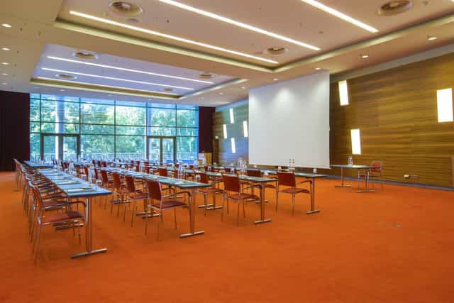 Radisson Blu Hotel Frankfurt - image 2