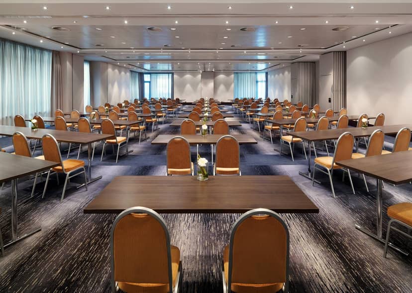Sheraton Frankfurt Airport Hotel and Conference Center - image 1