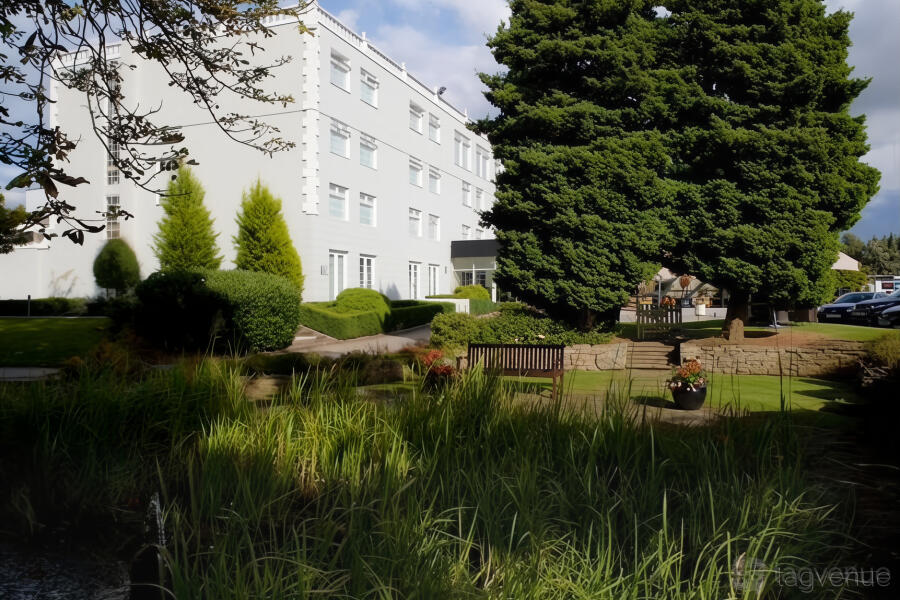 Concorde Suite at BRILLIANT Venues: hotel with outdoor space for corporate retreats and team building.