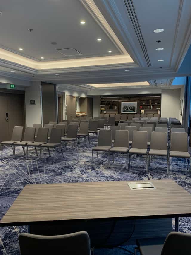 Hilton Frankfurt City Centre - image 2