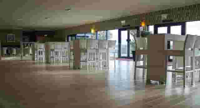 Horizon Lounge / Champagne Lounge