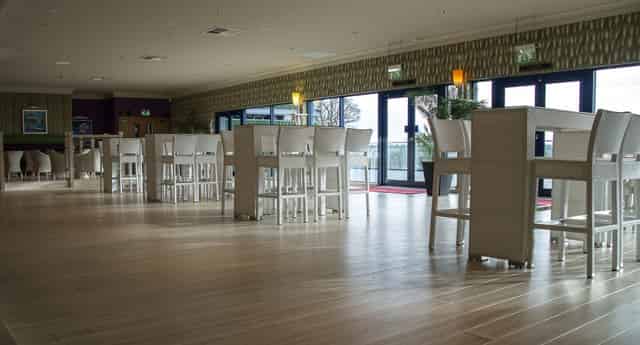 Horizon Lounge / Champagne Lounge