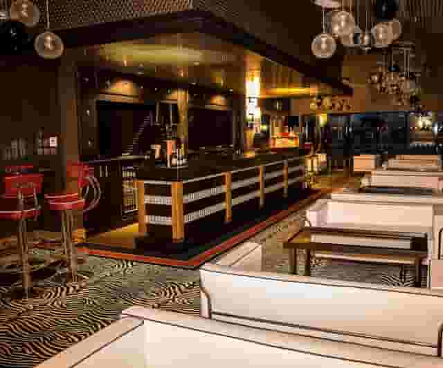Horizon Lounge / Champagne Lounge