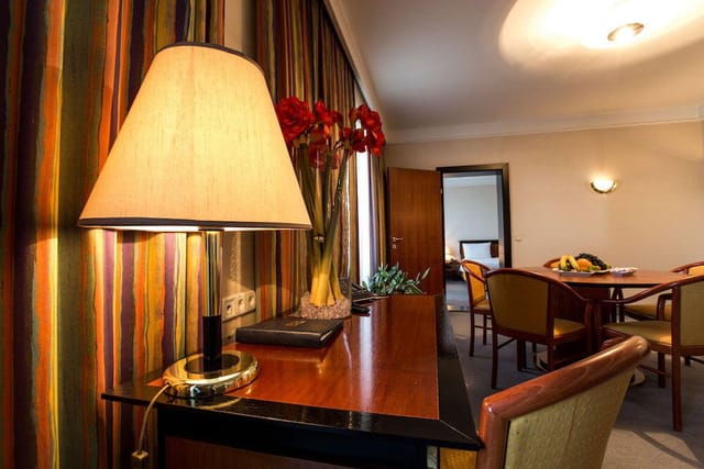 Rahat Palace Hotel - image 3