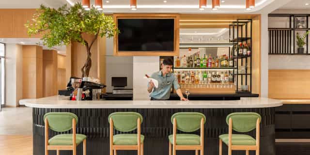 Holiday Inn Almaty - image 2