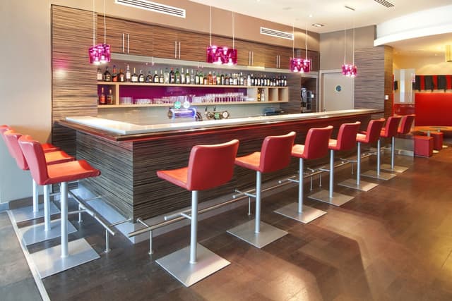 Tipsy Bar