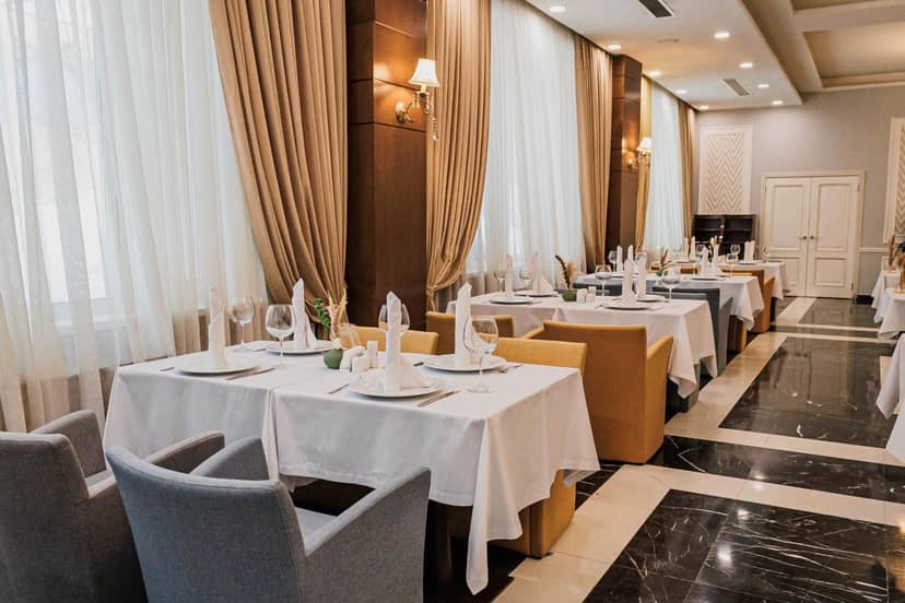 Comfort Hotel Astana - image 1