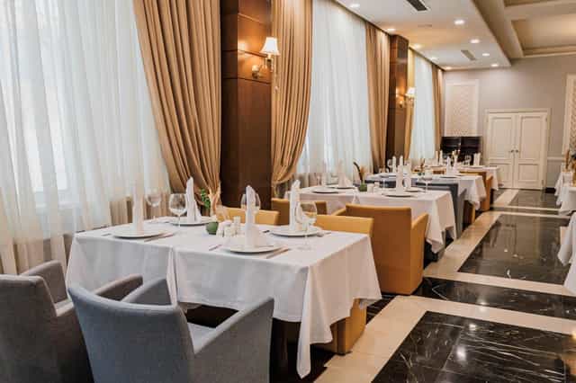 Comfort Hotel Astana - image 2