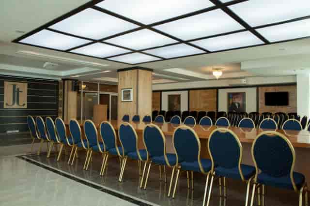 VIP-hall boardroom at Jumbaktas Hotel for corporate meetings and business conferences.