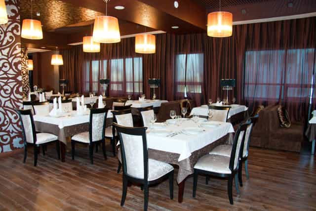 Restaurant Jumbaktas with banquet tables for corporate dinners and hospitality events.