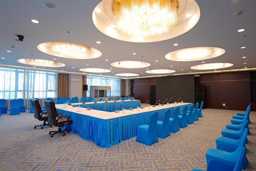 Beijing Palace Soluxe Hotel Astana - image 1