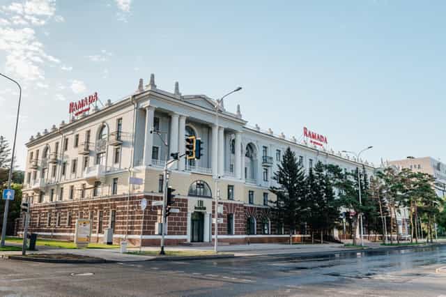 Ramada by Wyndham Astana - image 3