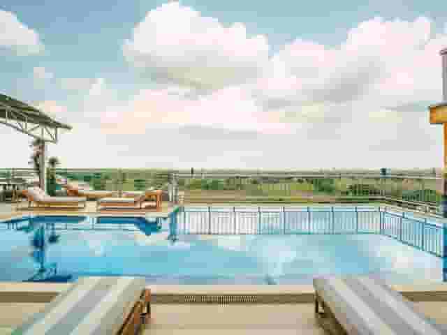 Rooftop Pool Bar