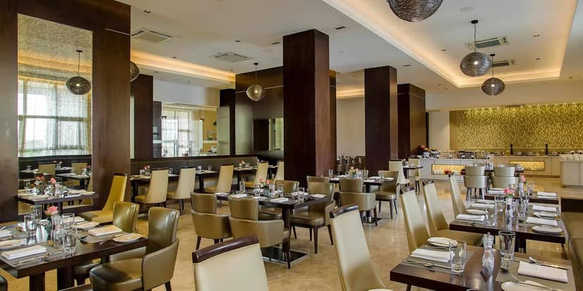Crowne Plaza Nairobi Airport - image 1