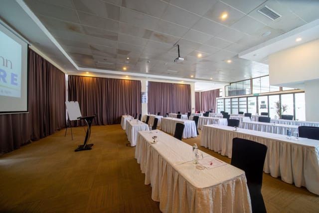 PrideInn Azure Hotel - image 3