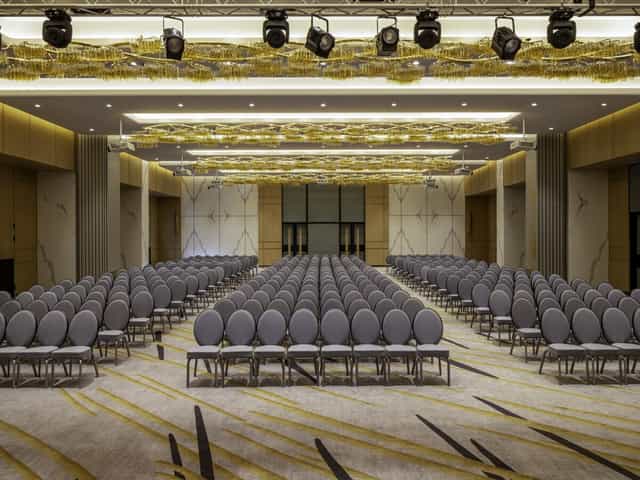 Paragraph Freedom Square, a Luxury Collection Hotel - image 2