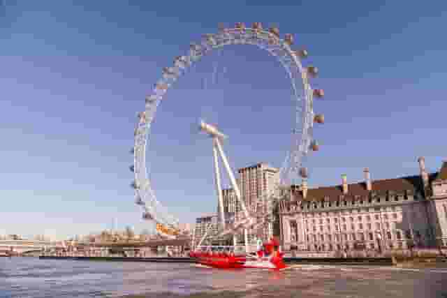 Rocket Rebel London - 26 seat speedboat for sightseeing in London