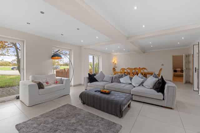 Lounge / Open-Plan Living and Dining Area