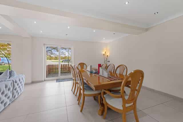 Lounge / Open-Plan Living and Dining Area