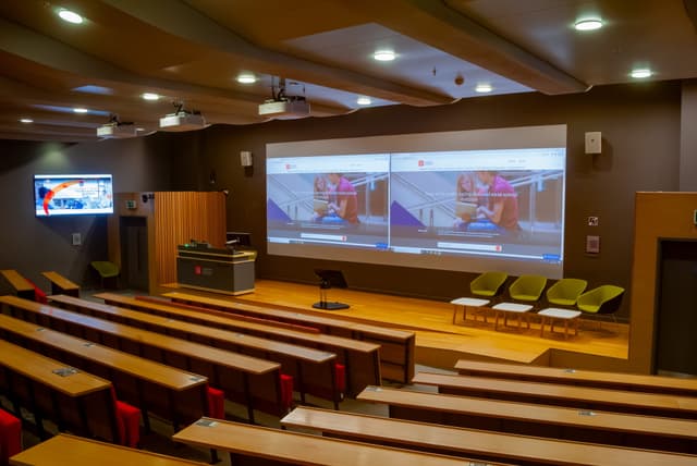 London School of Economics and Political Science