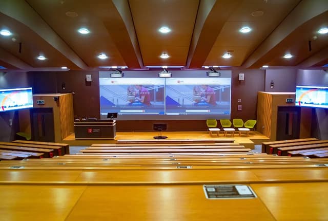 London School of Economics and Political Science