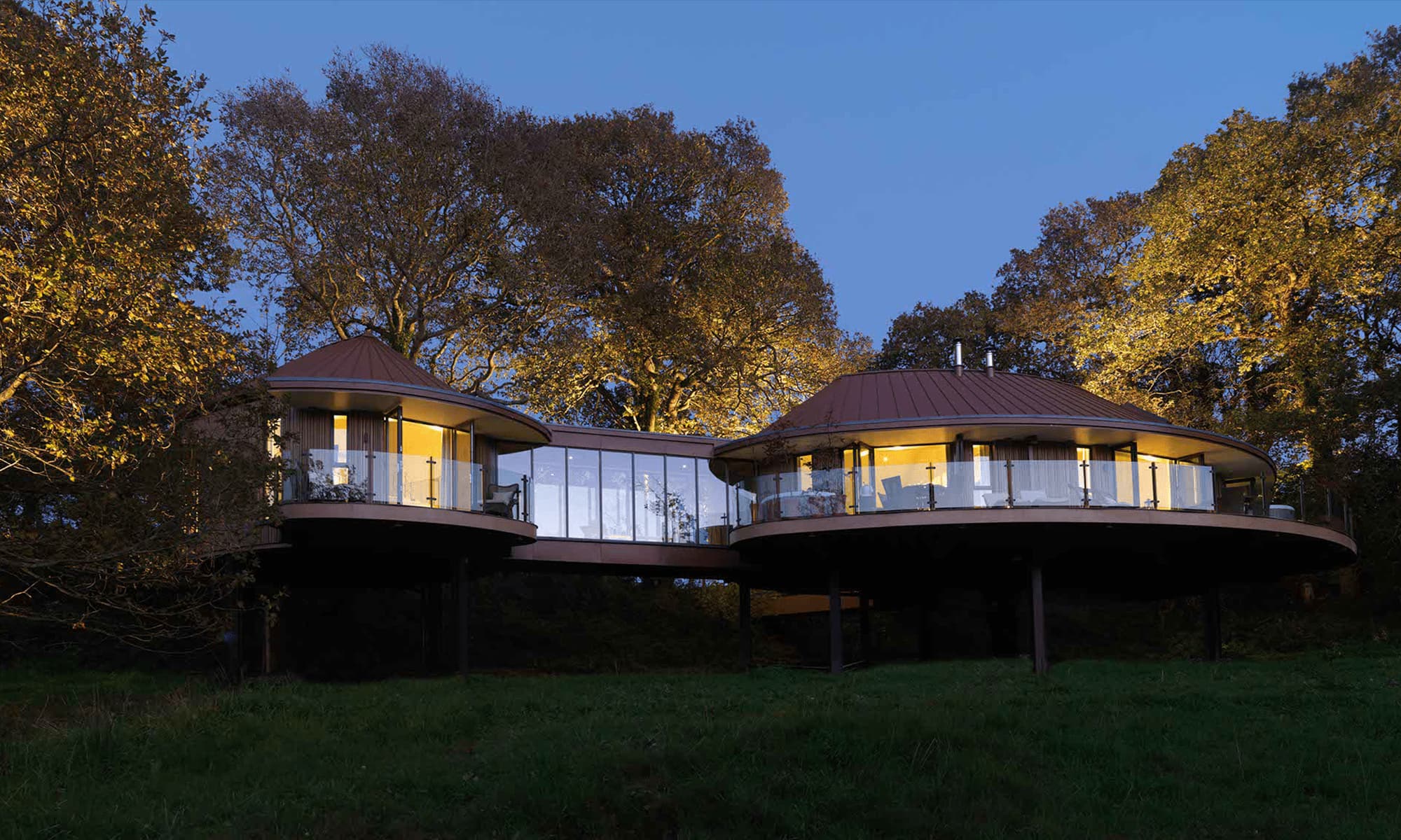 Chewton Glen Lake Suite: Exclusive luxury boutique venue for private executive retreats and events. - Banner