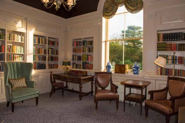 Tote Room