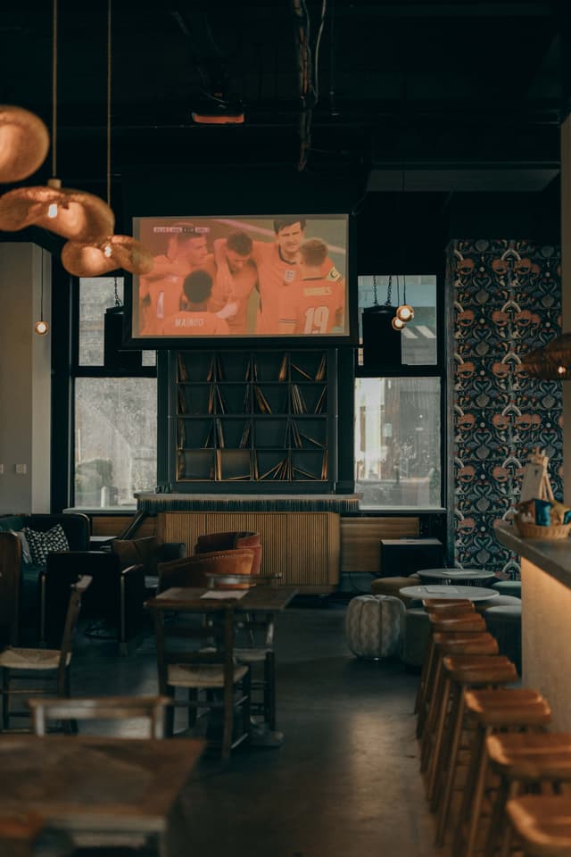 Lounge and Bar 