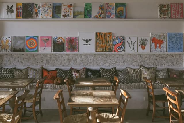 Lounge and Bar 