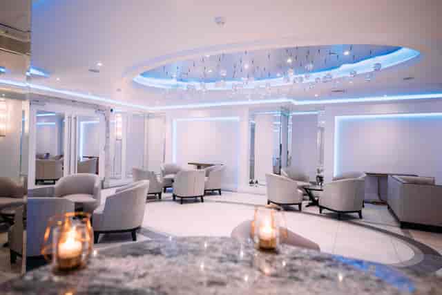 Malone Suite at Crowne Plaza Belfast: modern lounge for VIP networking and corporate cocktail events.
