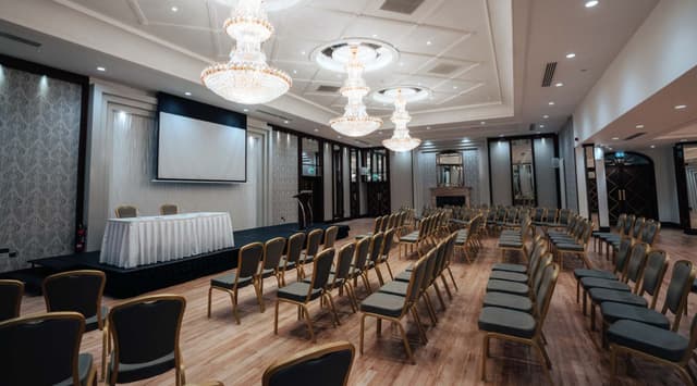 Dunadry Hotel And Gardens